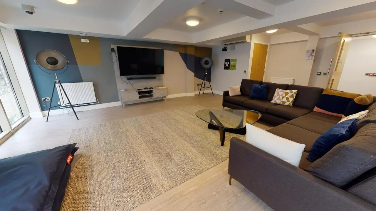For Students Only Contemporary Studios At Iq Hoxton In Лондон