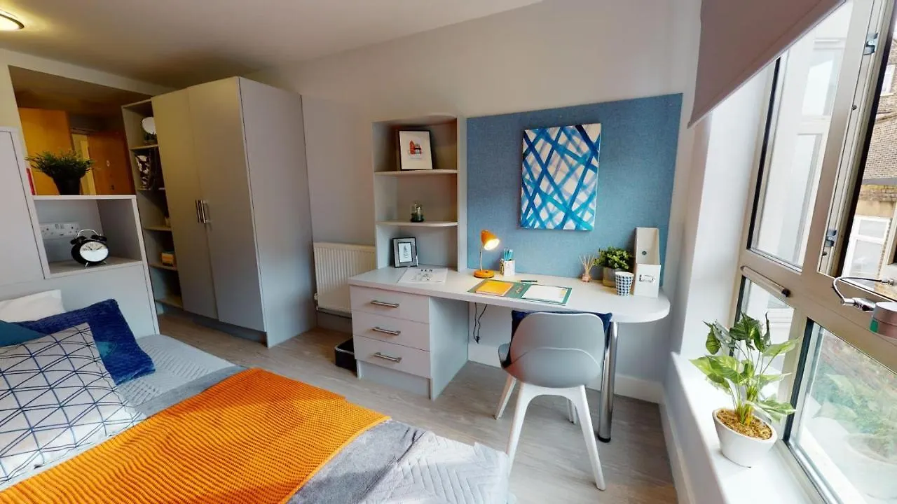 Apartment For Students Only Contemporary Studios At Iq Hoxton In London